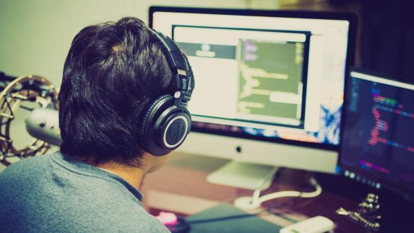 Tips to Stay Focused when Self-learning Programming and Coding.