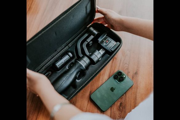 7 Essential iPhone Accessories for Vloggers