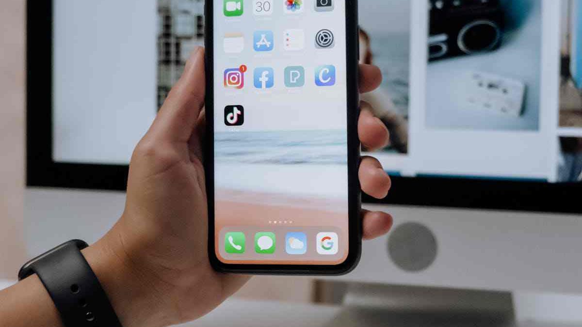 Dos and Don’ts of Selling Your iPhone 11 Online