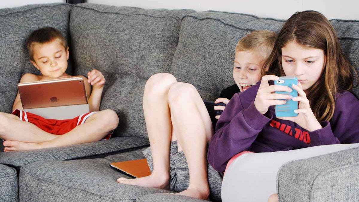 Best Strategies to Combat Children’s Smartphone Addiction