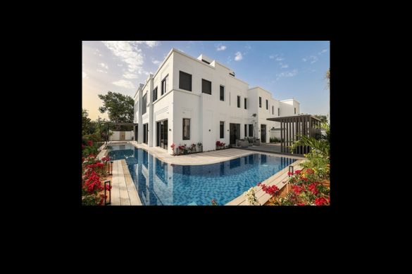 Pool Contractors Essential for Jumeirah Islands Villa Renovations